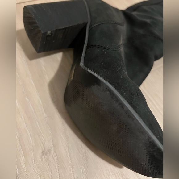 Black Leather Knee High Shaft Boot - Picture 2 of 2